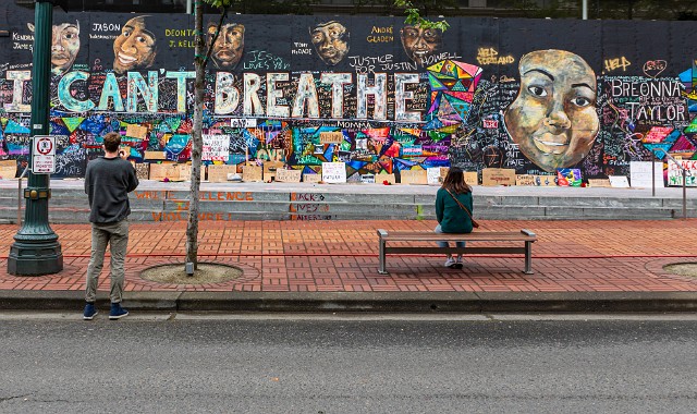 Apple Store 20-9187a.jpg